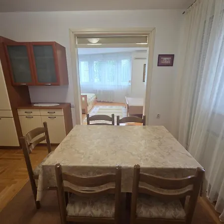 Stan Na Dan Irina 2 * Banja Luka